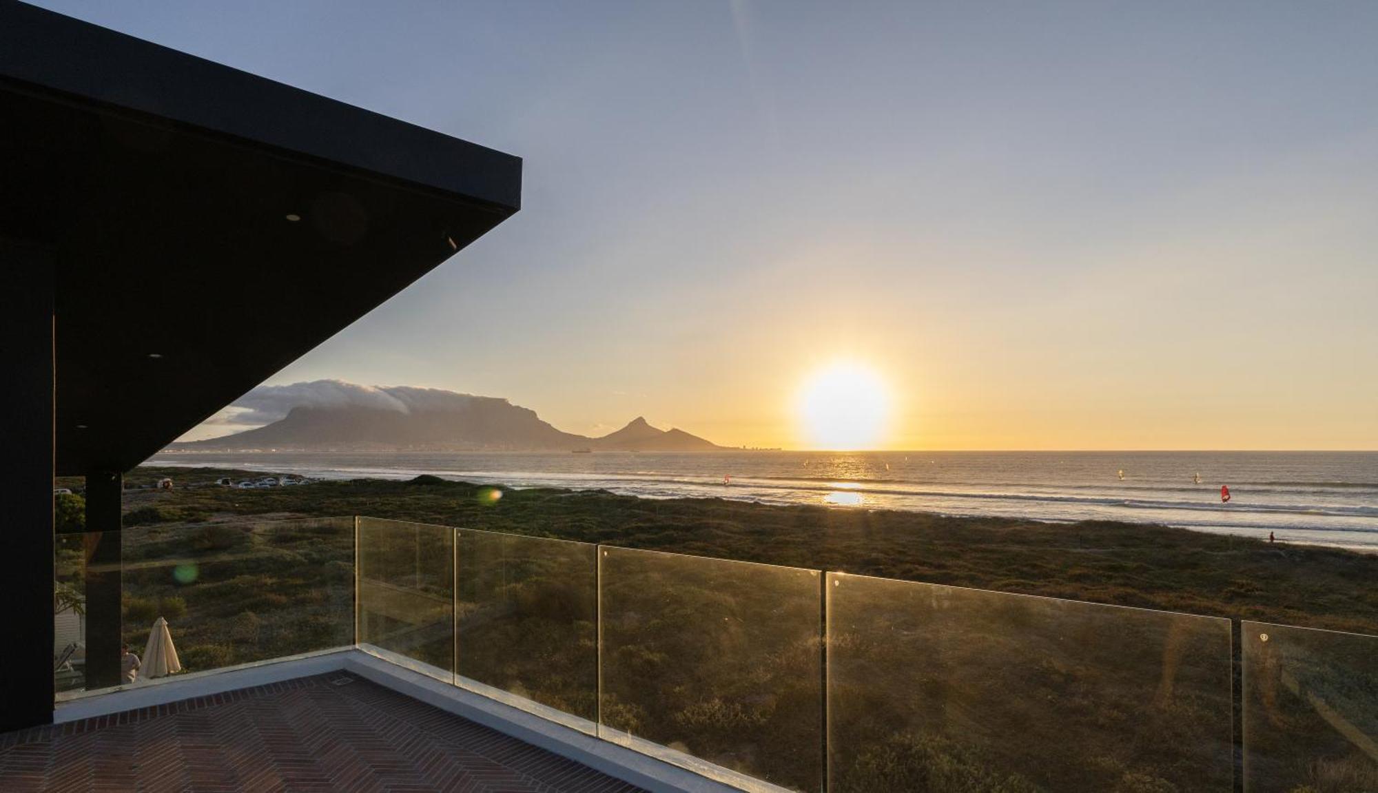 Ocean 9 - Sunset Beachfront Residency Cape Town Ngoại thất bức ảnh